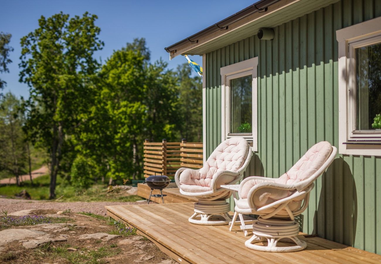 House in Ödeshög - Cozy holiday house close to nature in Ödeshög, Gränna