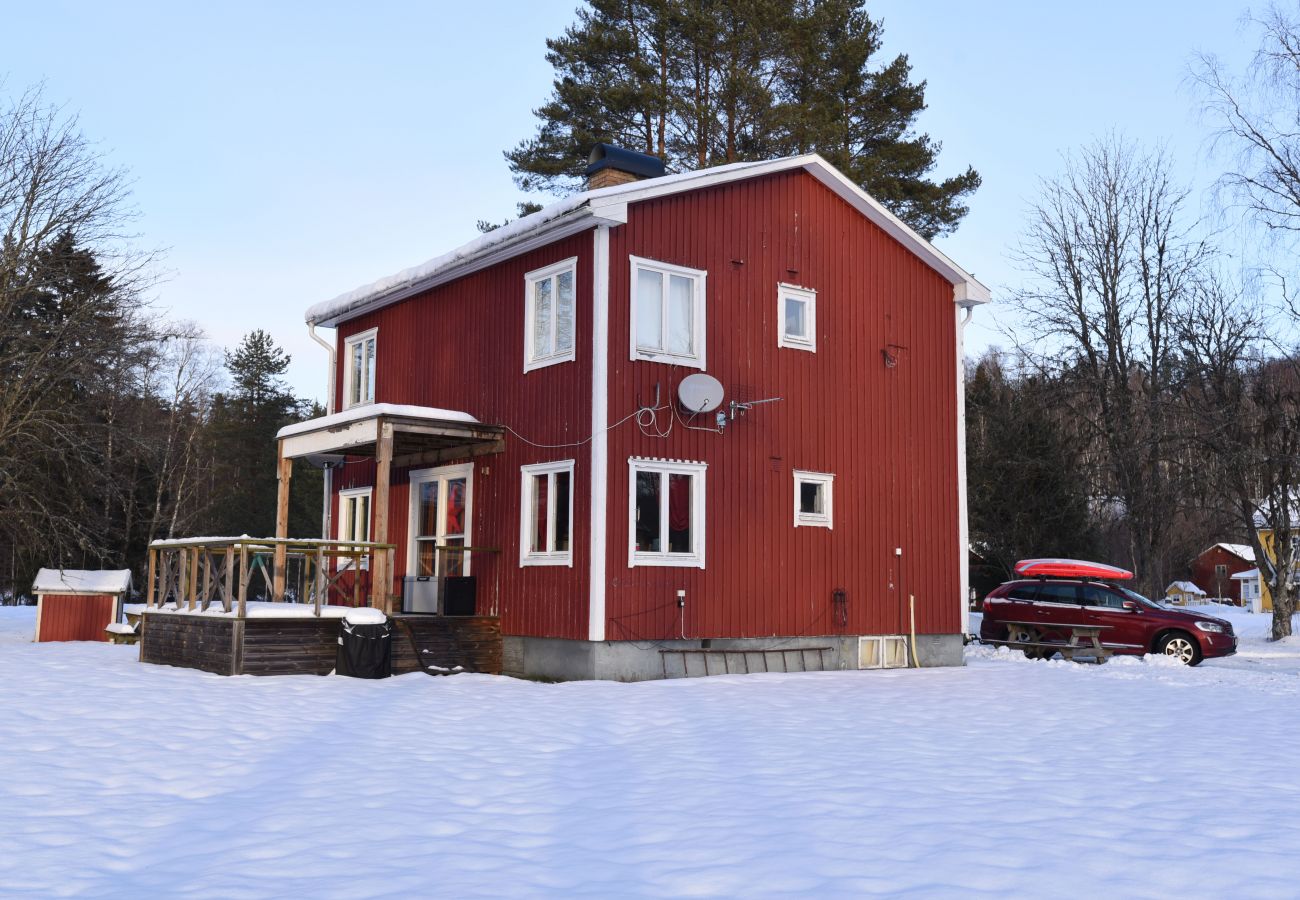 House in Stöllet - Cozy cottage in Värmland near untouched wilderness and skiing | SE18008