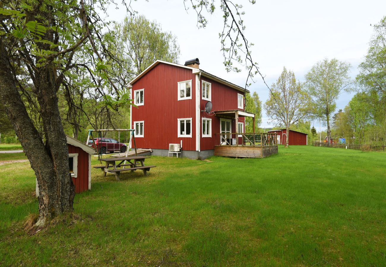 House in Stöllet - Cozy cottage in Värmland near untouched wilderness and skiing | SE18008