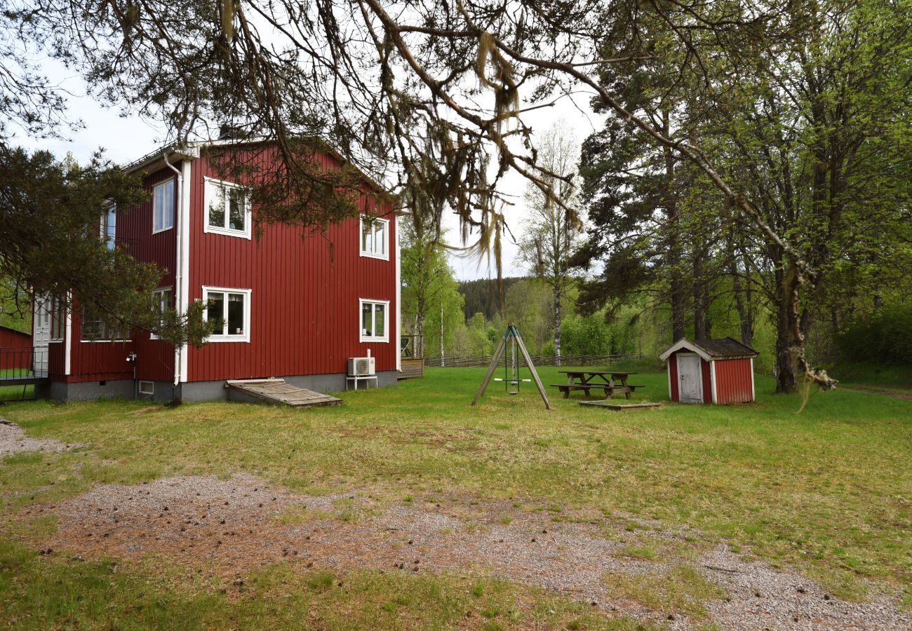 House in Stöllet - Cozy cottage in Värmland near untouched wilderness and skiing | SE18008