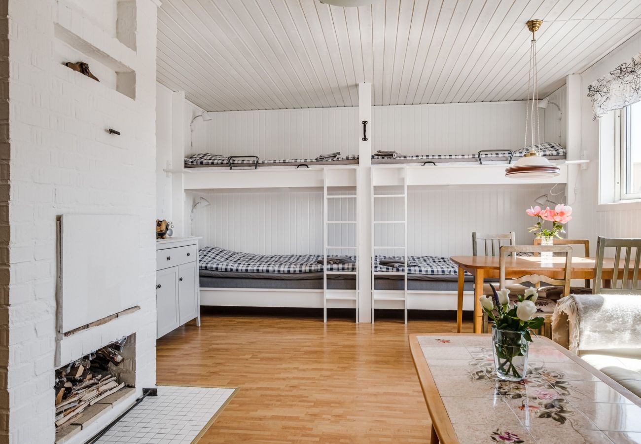 House in Donsö - Large and spacious accommodation on Donsö with ocean view| SE08030