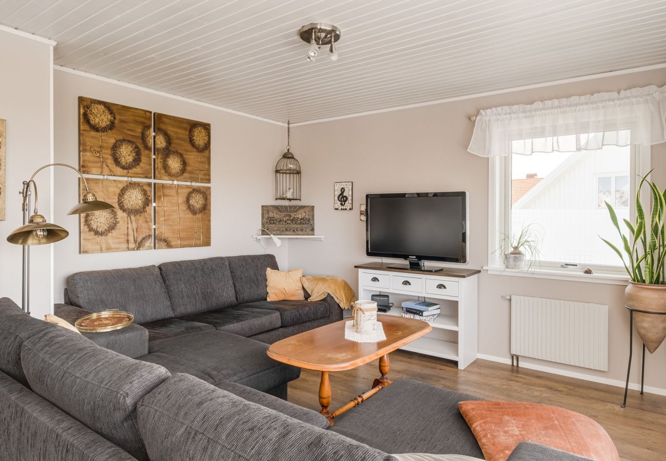 House in Donsö - Large and spacious accommodation on Donsö with ocean view| SE08030