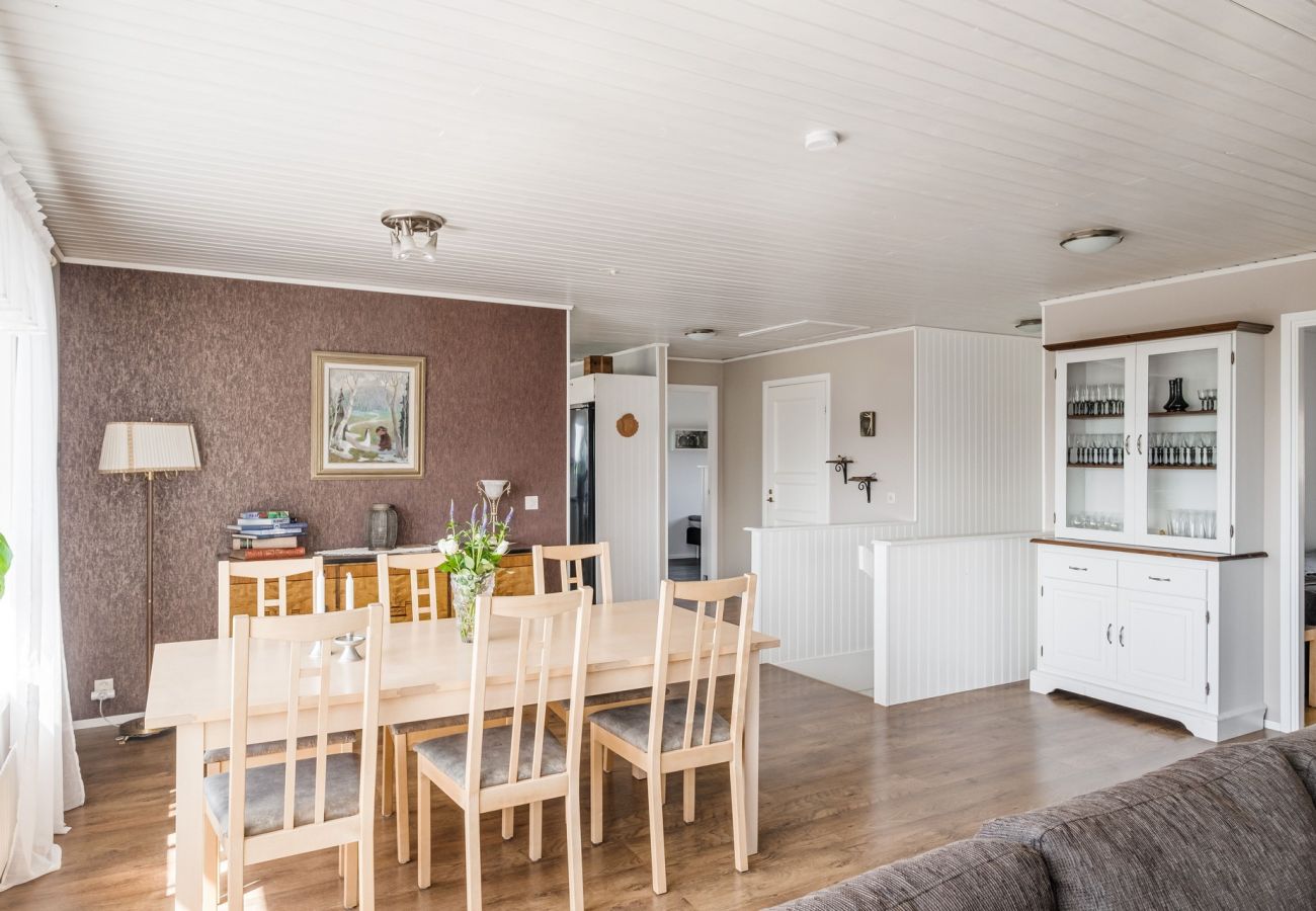 House in Donsö - Large and spacious accommodation on Donsö with ocean view| SE08030