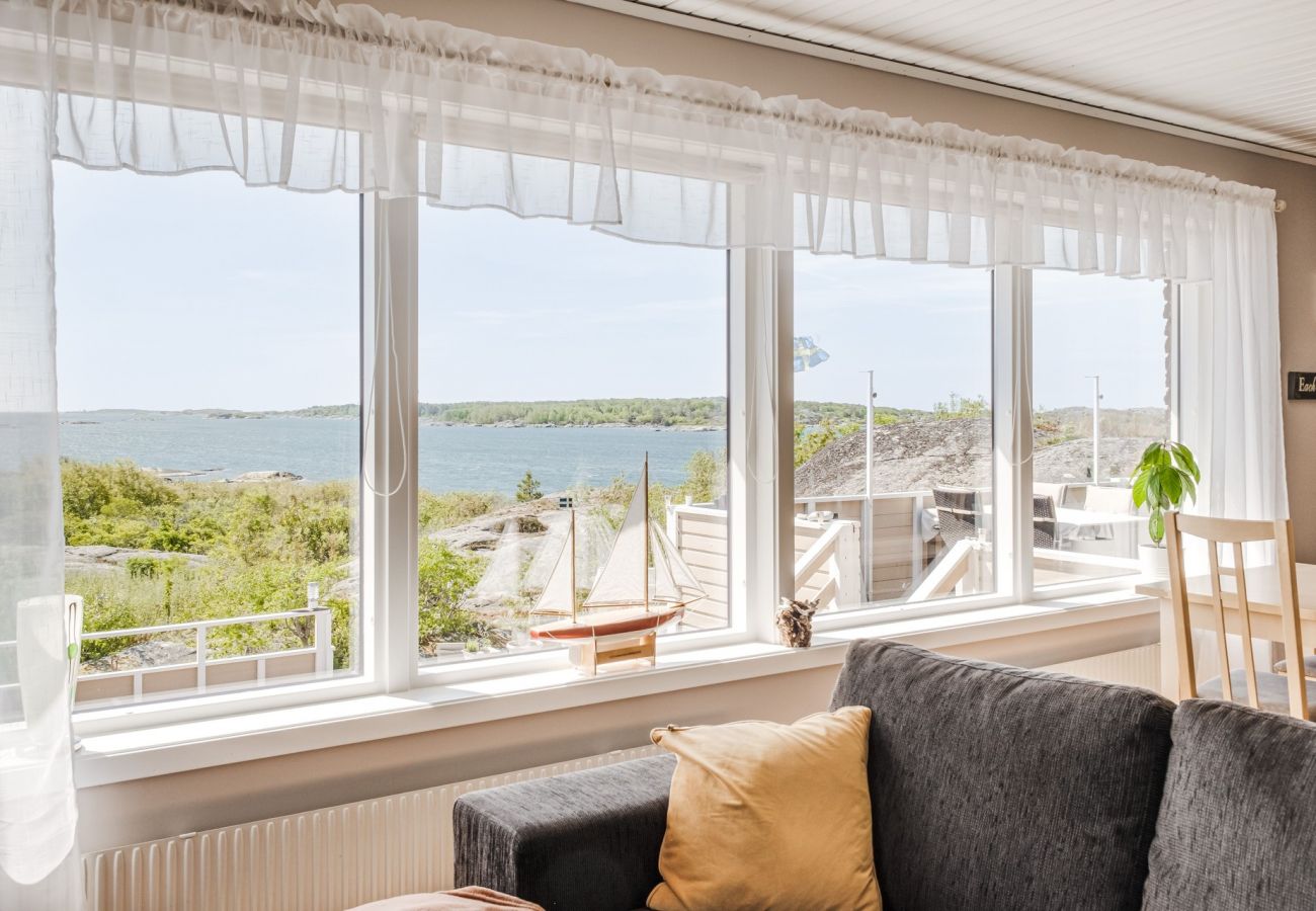 House in Donsö - Large and spacious accommodation on Donsö with ocean view| SE08030