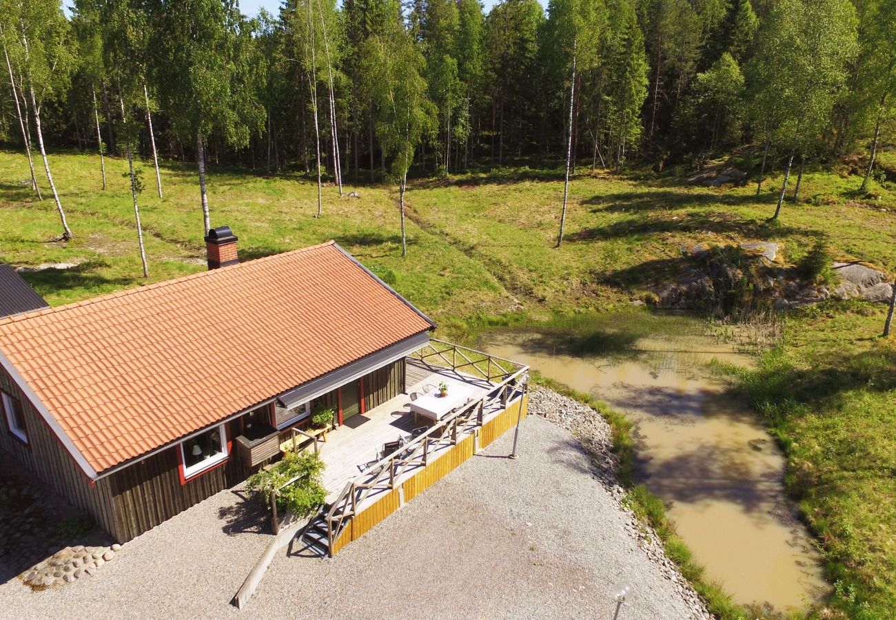 House in Årjäng - Cozy cottage in Årjäng near the lake and  nature | SE18009 