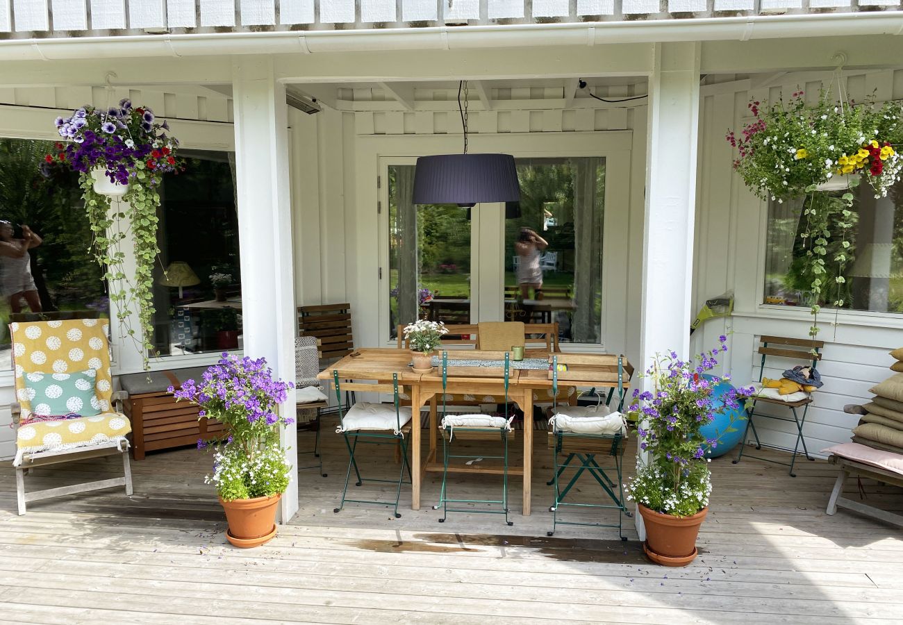 House in Västra Frölunda - Nice and comfortable villa on the historic Näset in Gothenburg's archipelago | SE08031