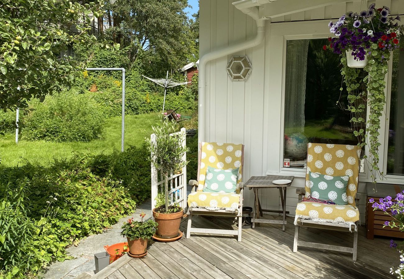 House in Västra Frölunda - Nice and comfortable villa on the historic Näset in Gothenburg's archipelago | SE08031