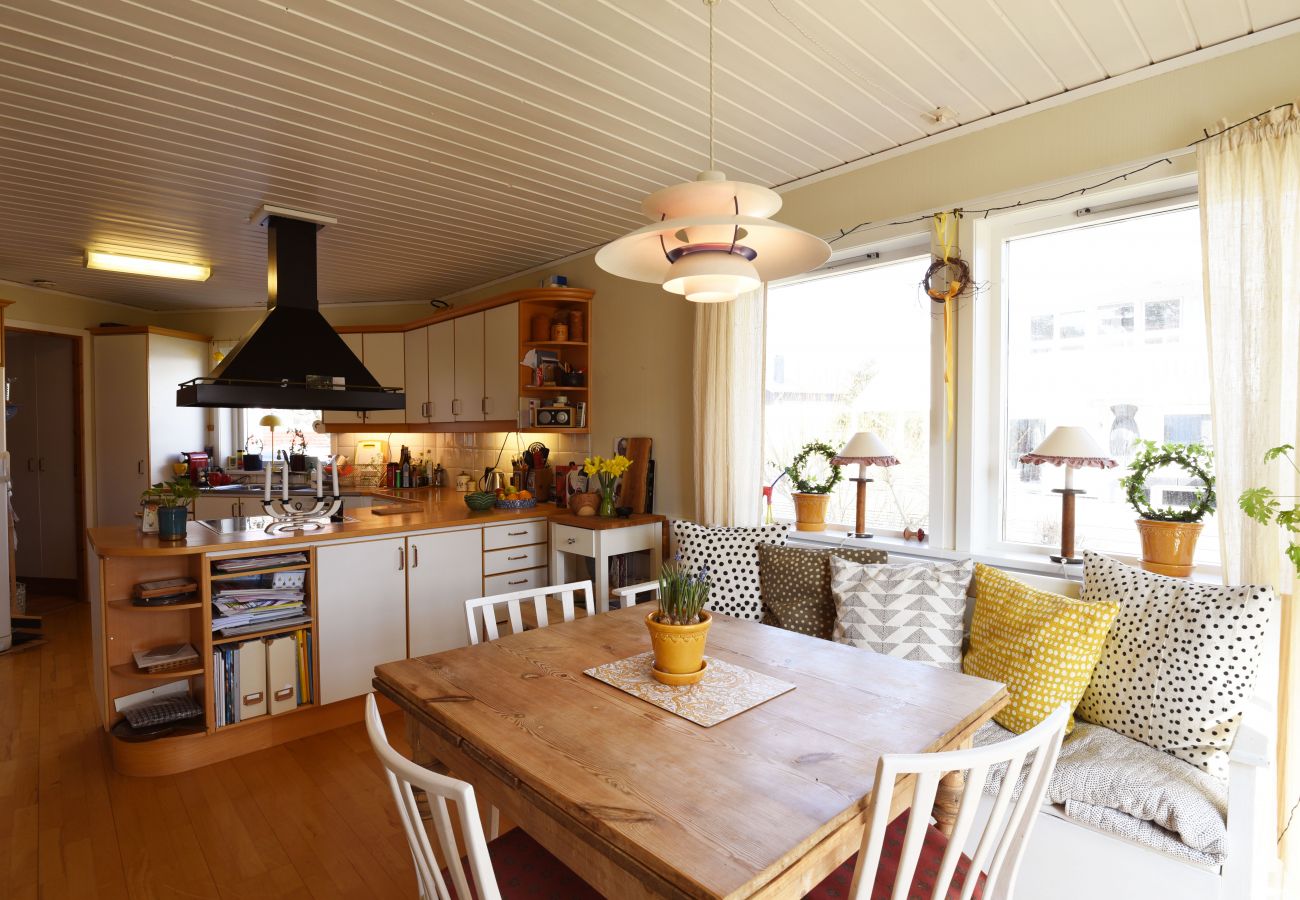 House in Västra Frölunda - Nice and comfortable villa on the historic Näset in Gothenburg's archipelago | SE08031