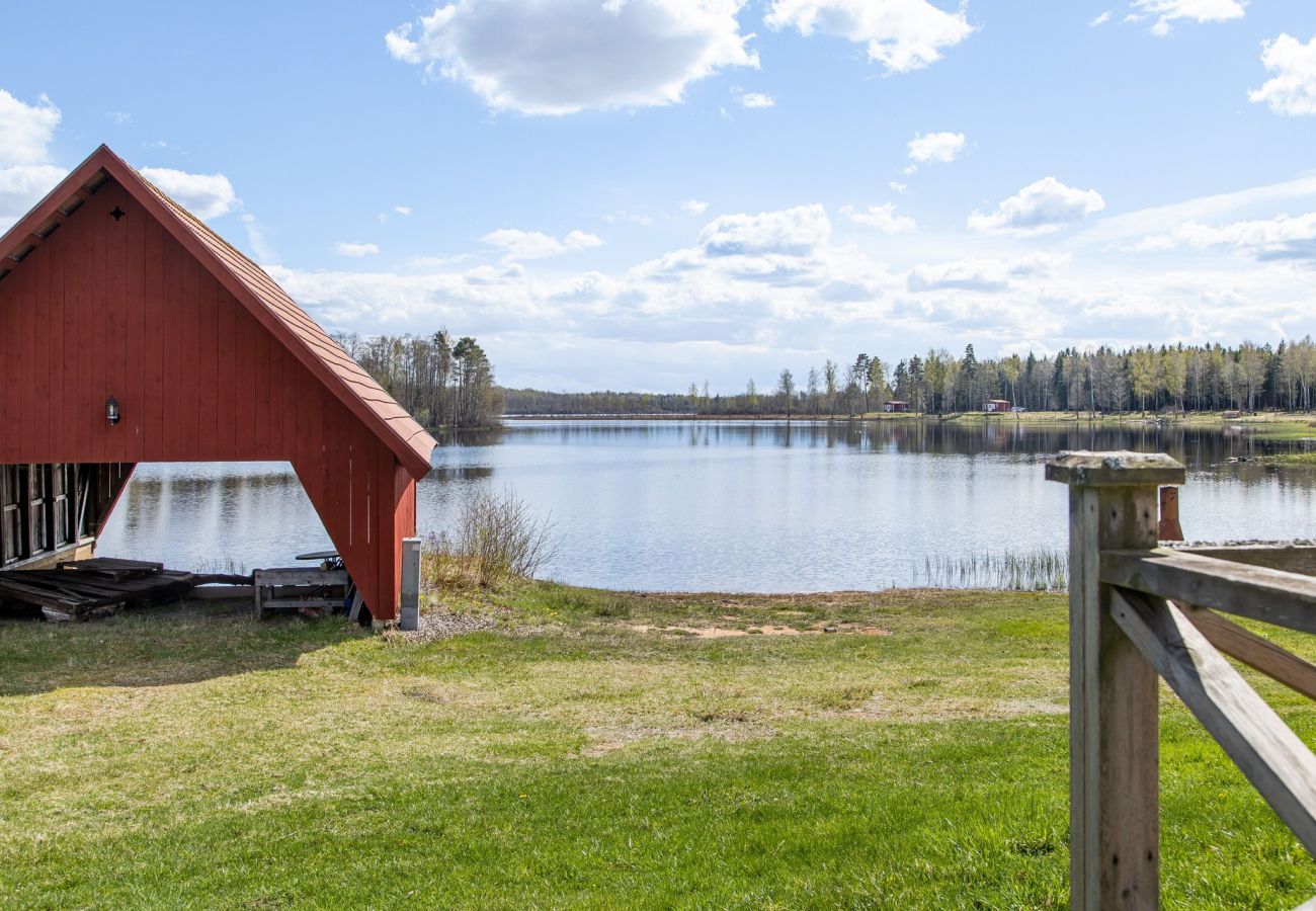 House in Hamneda - Cottage with a view of Hängasjön | SE06014