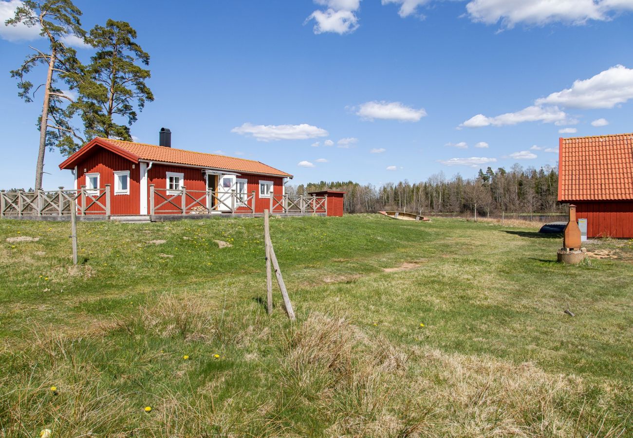 House in Hamneda - Cottage with a view of Hängasjön | SE06014