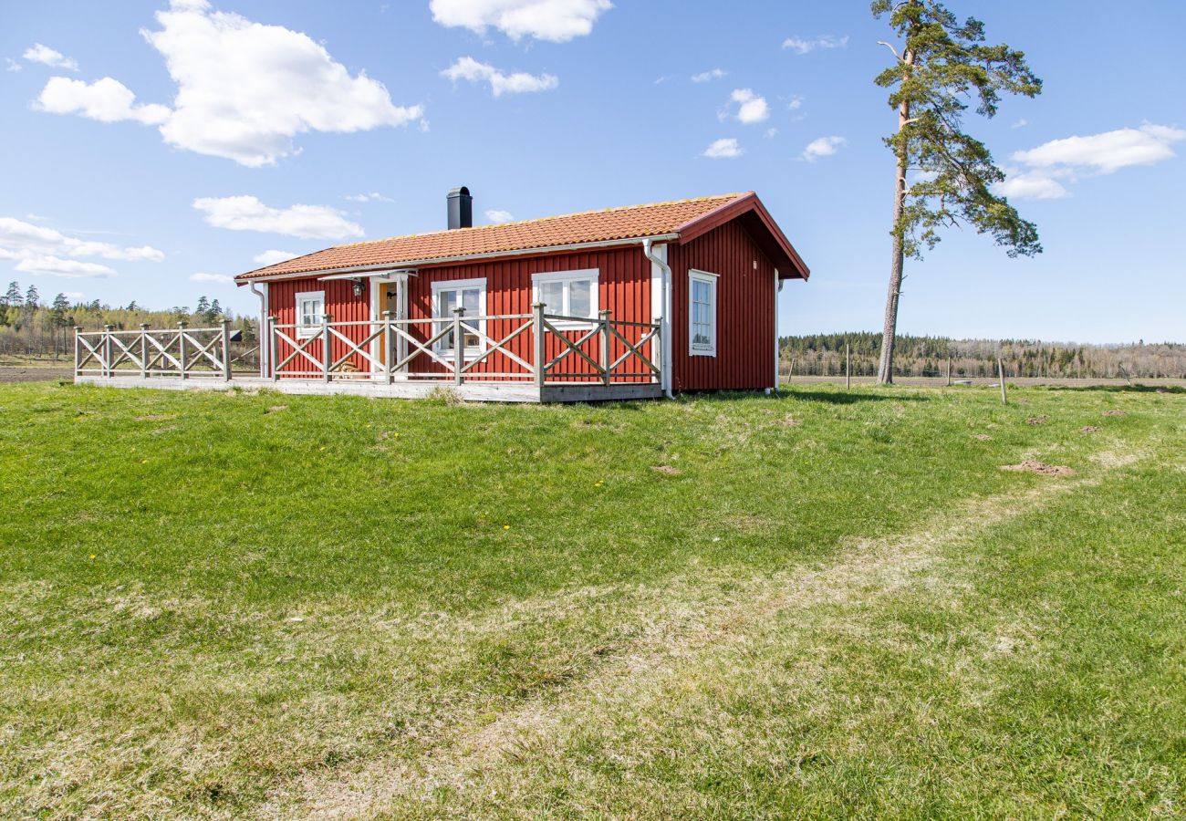 House in Hamneda - Cottage with a view of Hängasjön | SE06014