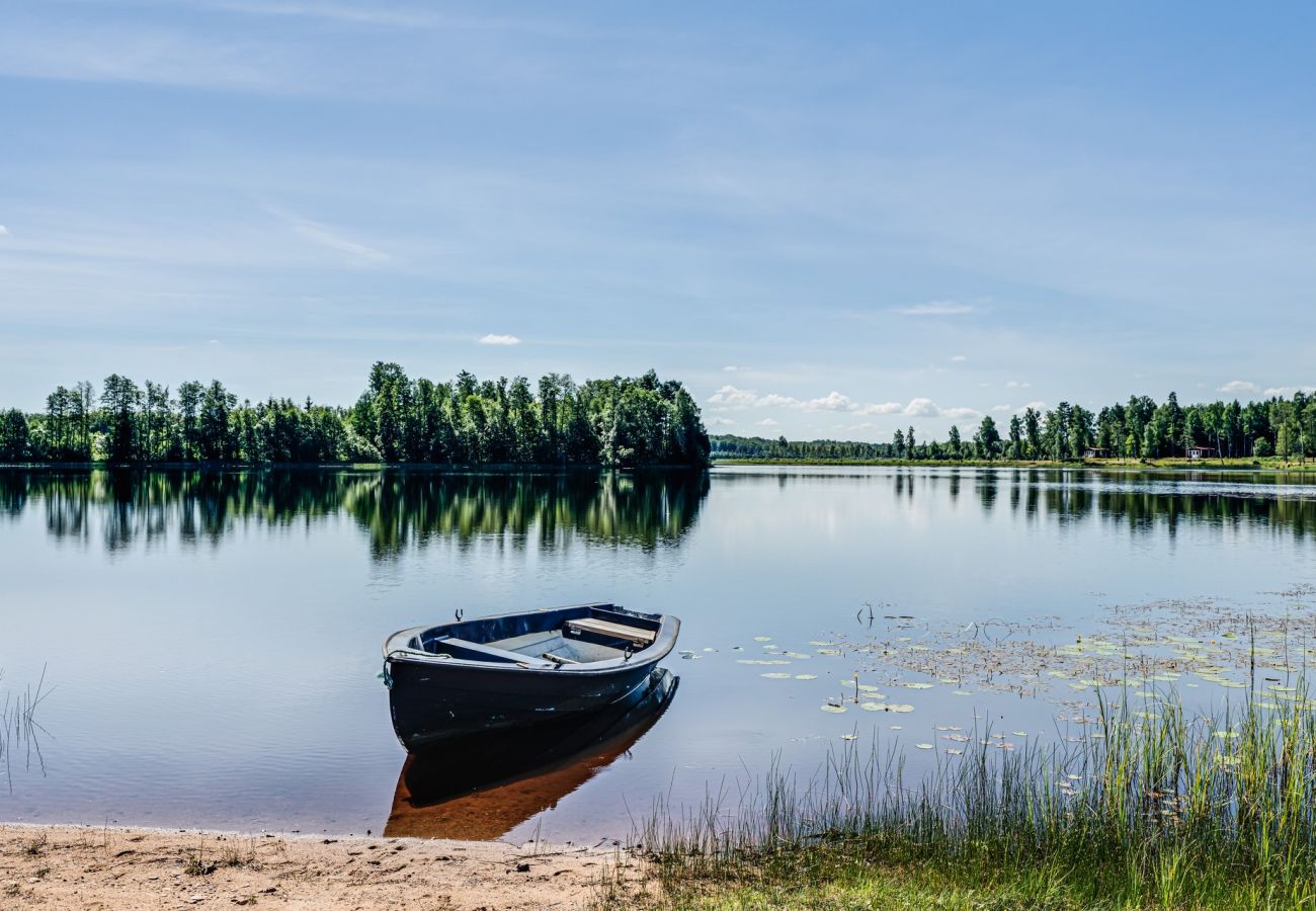 House in Hamneda - Holiday house with a view of Lake Hängasjön | SE06016