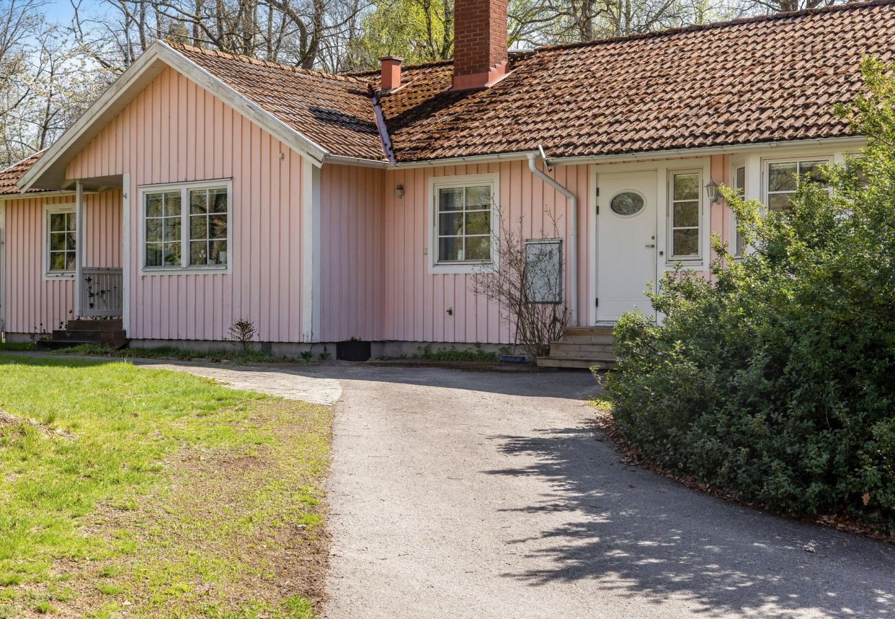 House in Bolmsö - Holiday house with lake view of Bolmen | SE06030