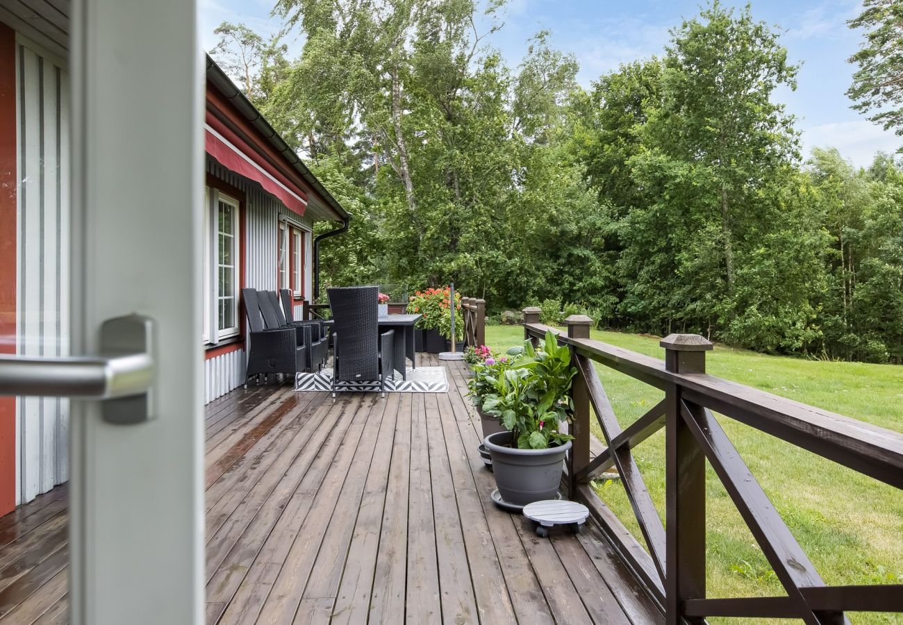 House in Ljungby - Holiday house in Hölminge with panoramic views of Lake Bolmen | SE06024