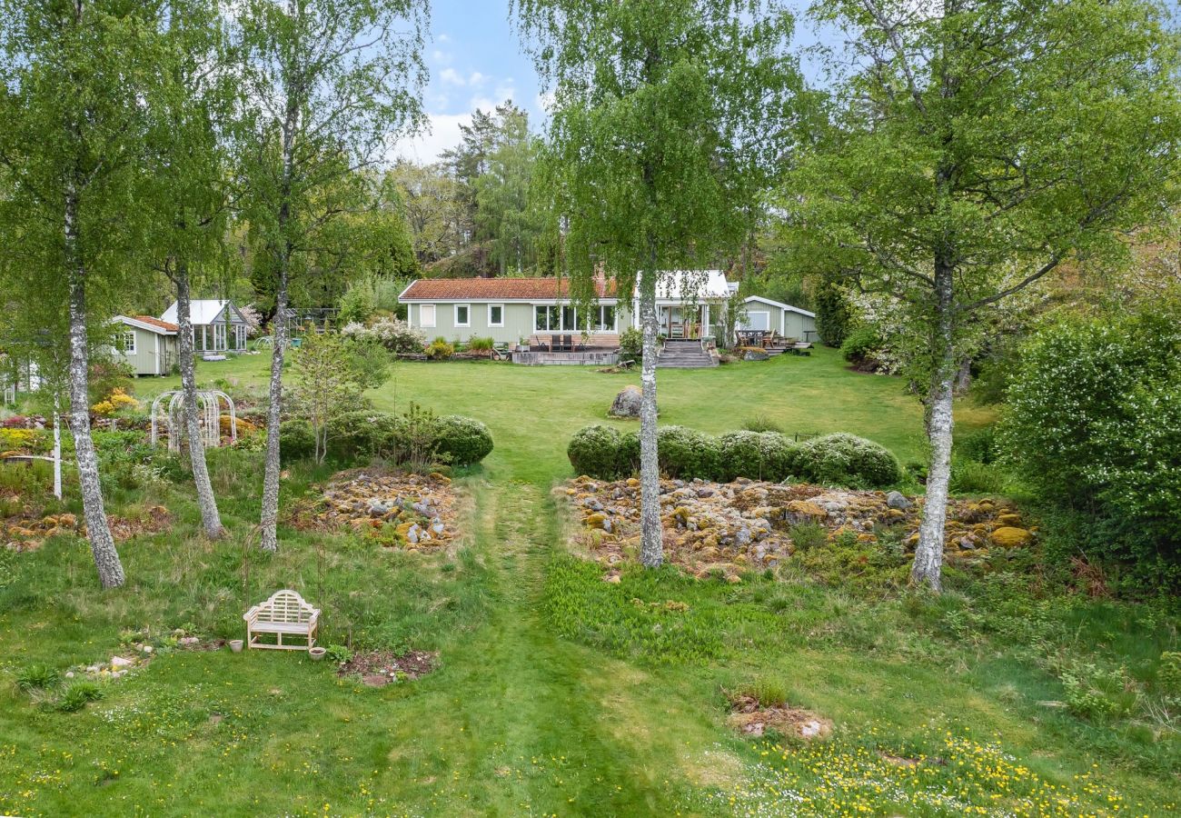 House in Tranås - Lovely house in Tranås with a wonderful location by the lake Loren | SE10012