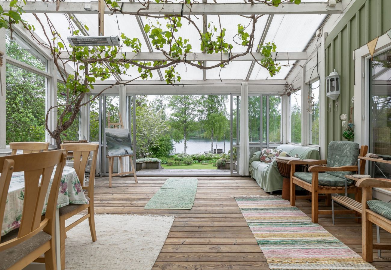 House in Tranås - Lovely house in Tranås with a wonderful location by the lake Loren | SE10012