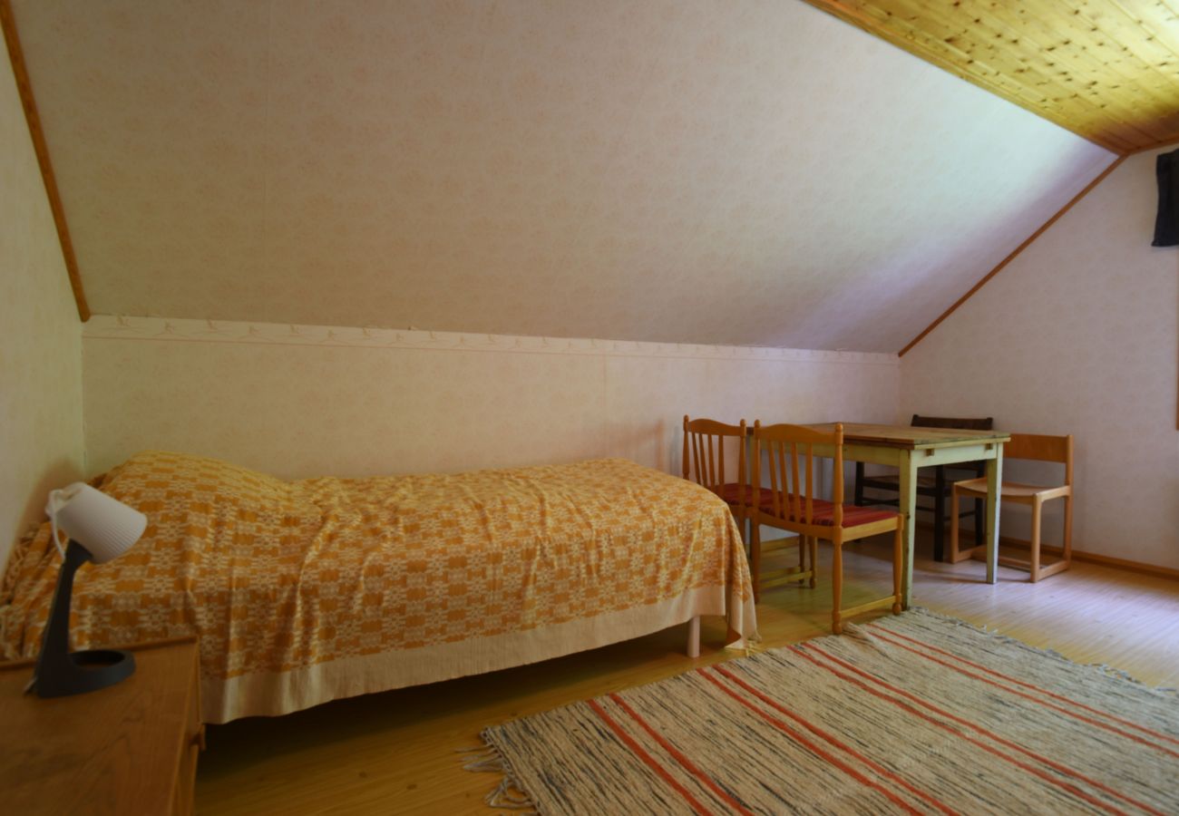 House in Mellerud - Cozy and rural holiday accommodation 150 meters from Lake Vänern | SE17003