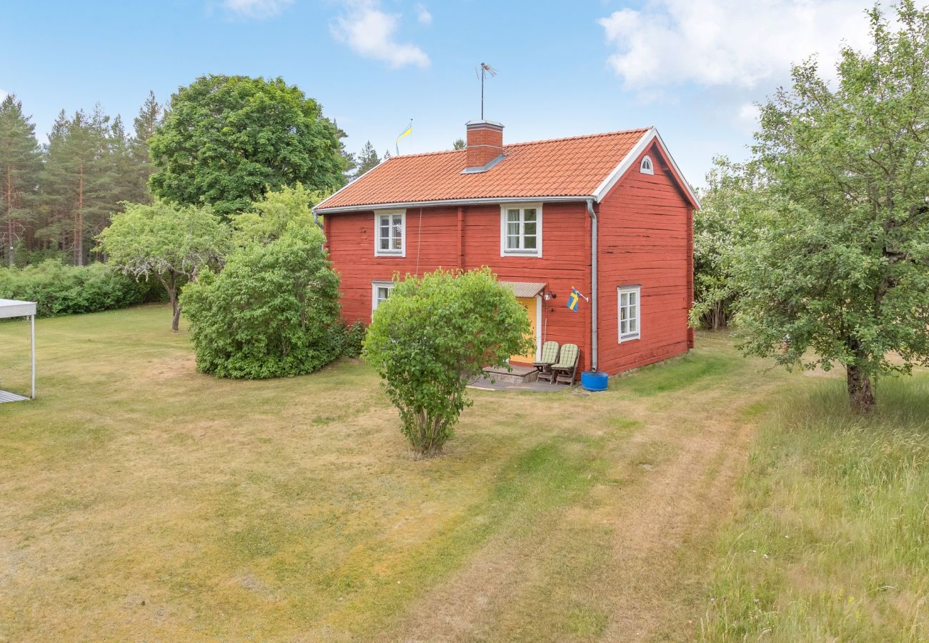 House in Vimmerby - Cozy cottage with proximity to lake with jetty | SE05017