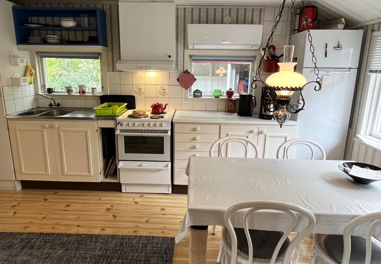 House in Borgholm - Holiday home in Borgholm near the beach | SE04004