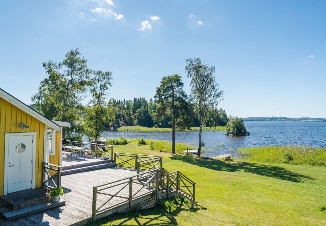 House in Lekeryd - Nice cottage with a panoramic view of Lake Ylen | SE07025