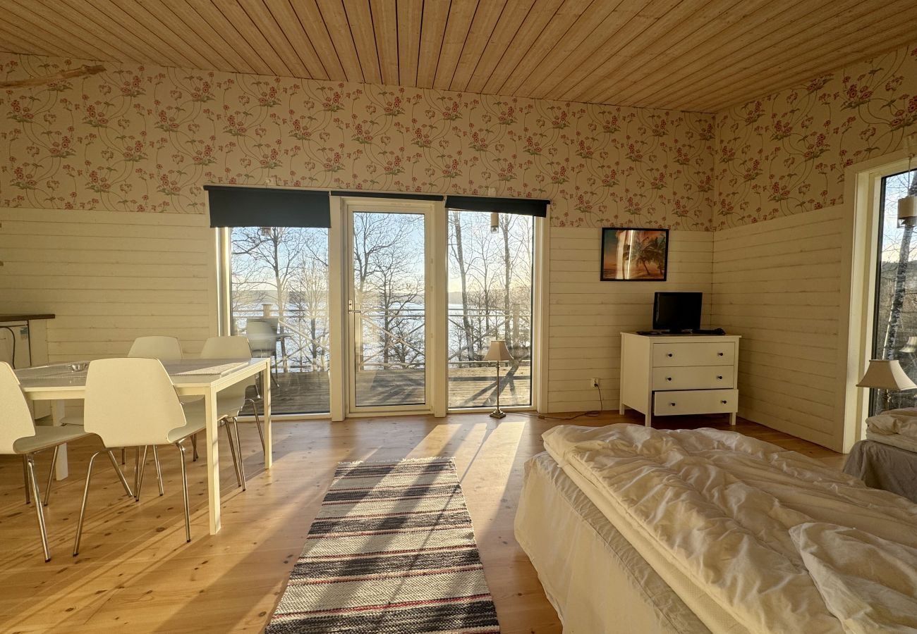 House in Dalskog - Holiday home in Dalskog with a panoramic lake view | SE17006