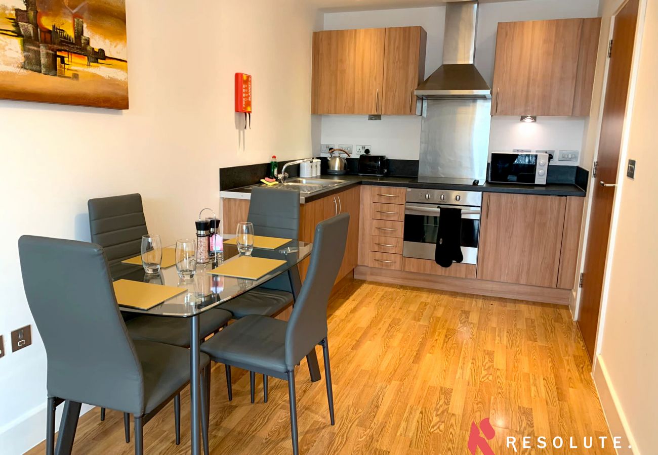 Apartment in Birmingham - ★ Stylish Arcadian Centre - One Bedroom - Large Balcony - Bullring Shopping