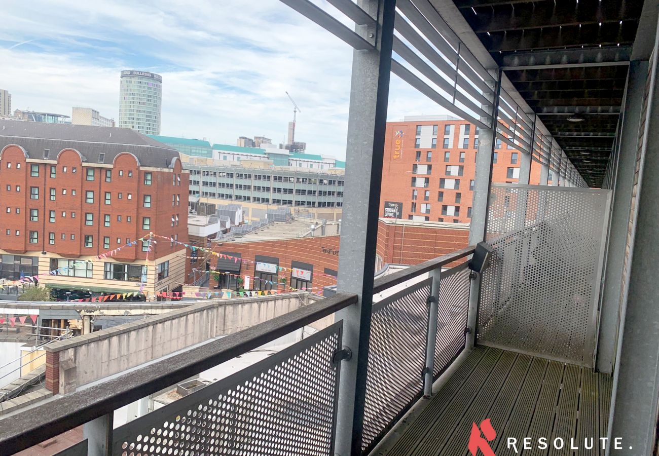 Apartment in Birmingham - ★ Stylish Arcadian Centre - One Bedroom - Large Balcony - Bullring Shopping