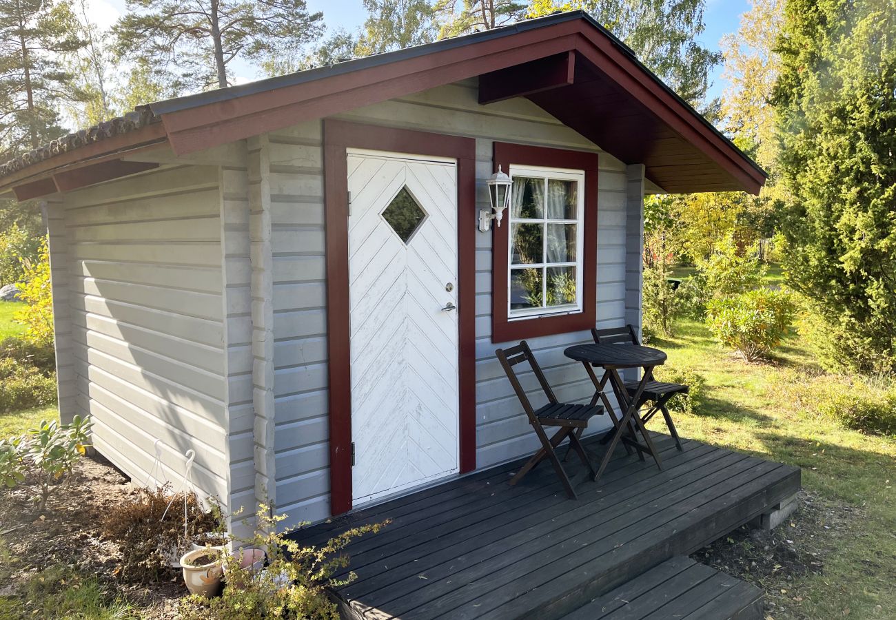 House in Mönsterås - Cozy cottage on Oknö near swimming and nature | SE05013