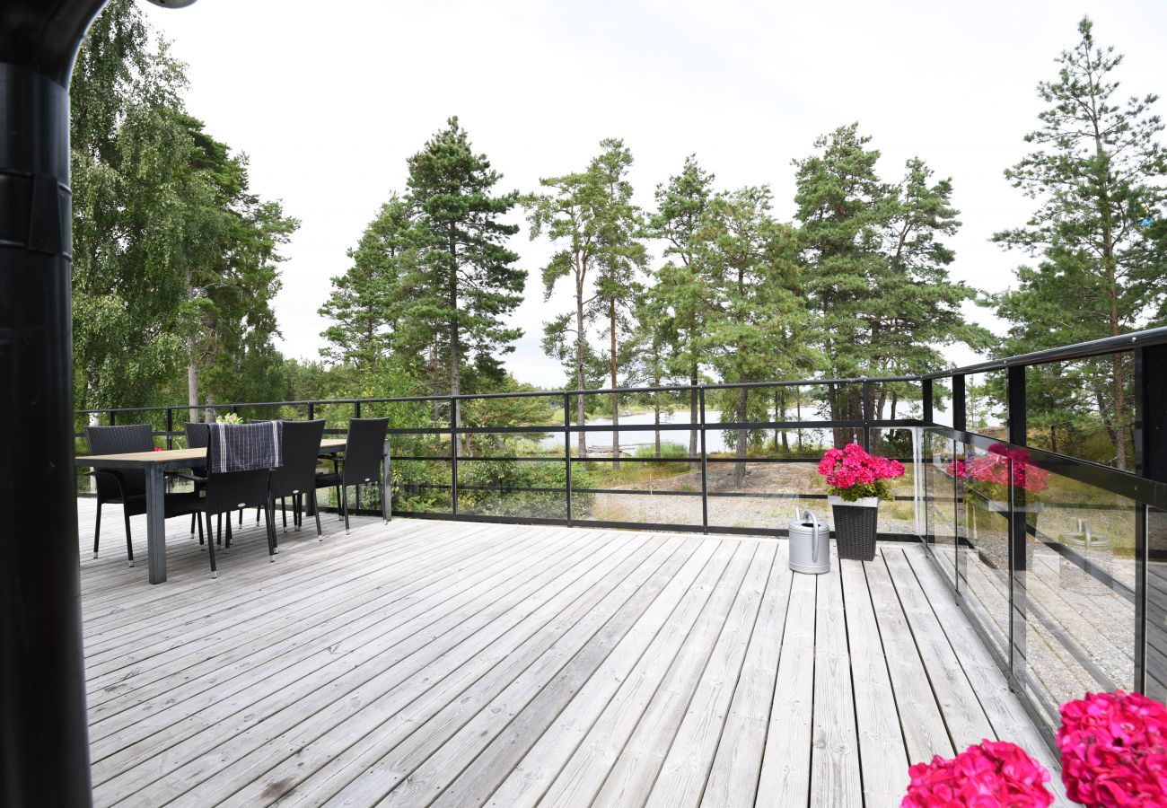 House in Mellerud - Cottage with a nice view of Lake Vänern outside Mellerud | SE17009