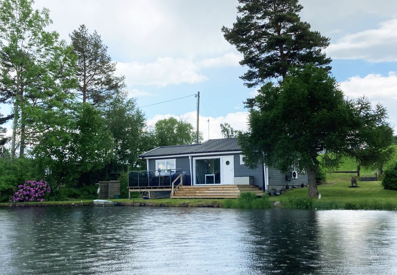 House in Bankeryd -  Lovely cottage in Bankeryd with a panoramic view of the lake | SE07027