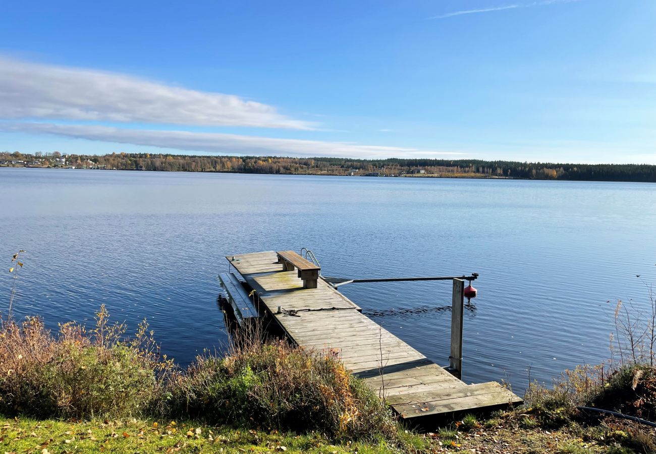 House in Månsarp - Lovely holiday home with its own lake plot and panoramic view of Rasjön | SE07037