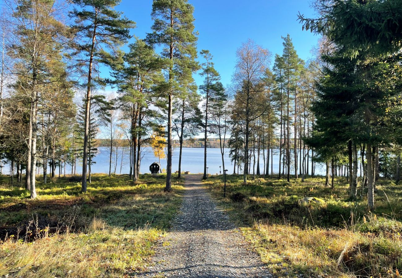 House in Månsarp - Lovely holiday home with its own lake plot and panoramic view of Rasjön | SE07037