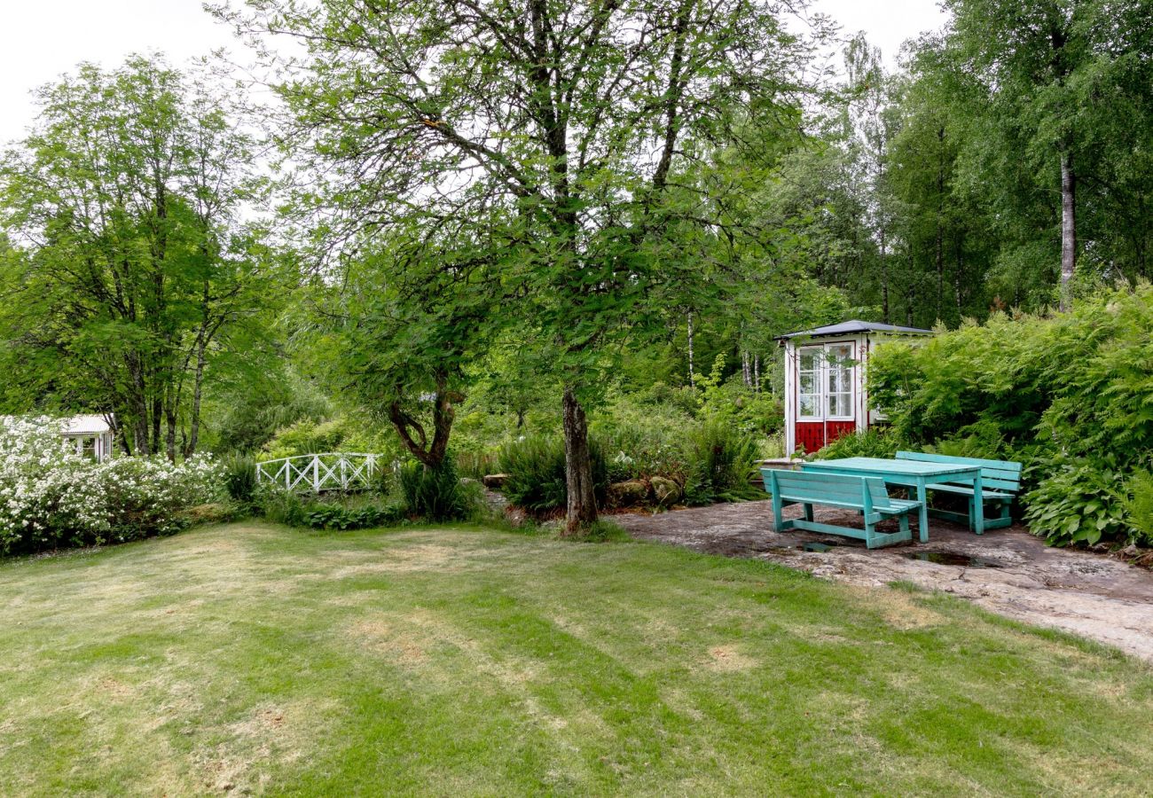 House in Bor -  Charming holiday house with unique garden outside Värnamo | SE07039