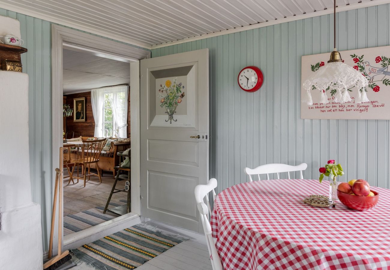 House in Bor -  Charming holiday house with unique garden outside Värnamo | SE07039