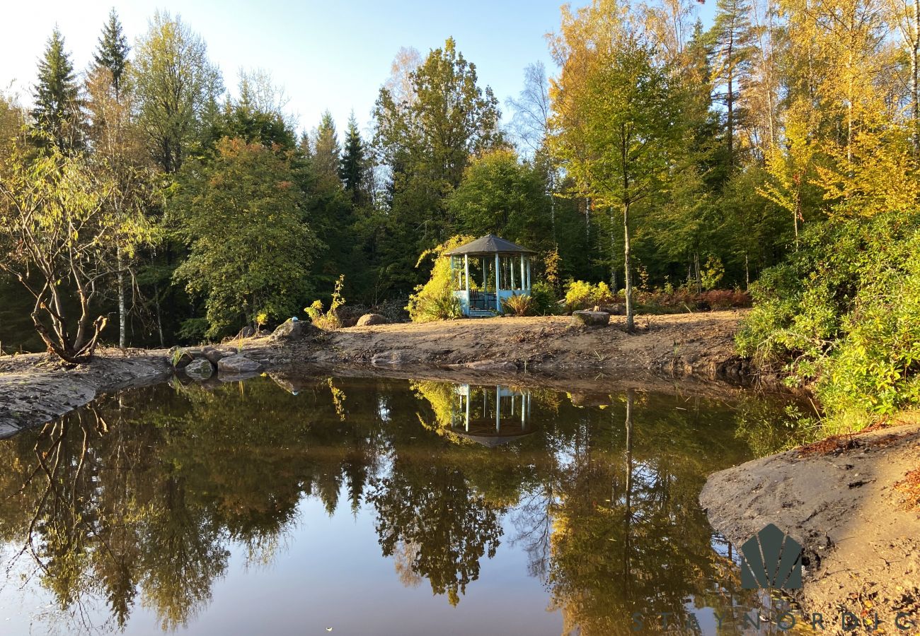 House in Bor -  Charming holiday house with unique garden outside Värnamo | SE07039