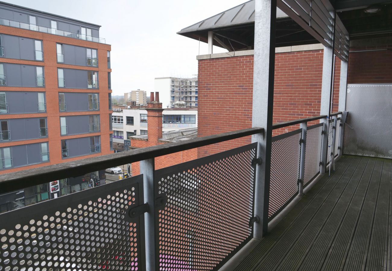 Apartment in Birmingham - ★ Arcadian Centre - Deluxe 2 Bed - Balcony 