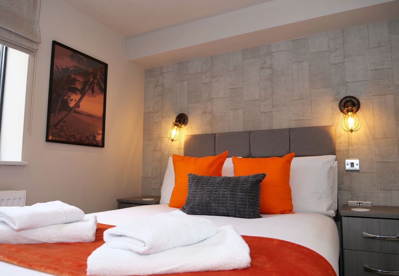 Apartment in Birmingham - ★ Silver Forge - Lux 2 Bed - 2x En Suite - Siena Suite - City Centre