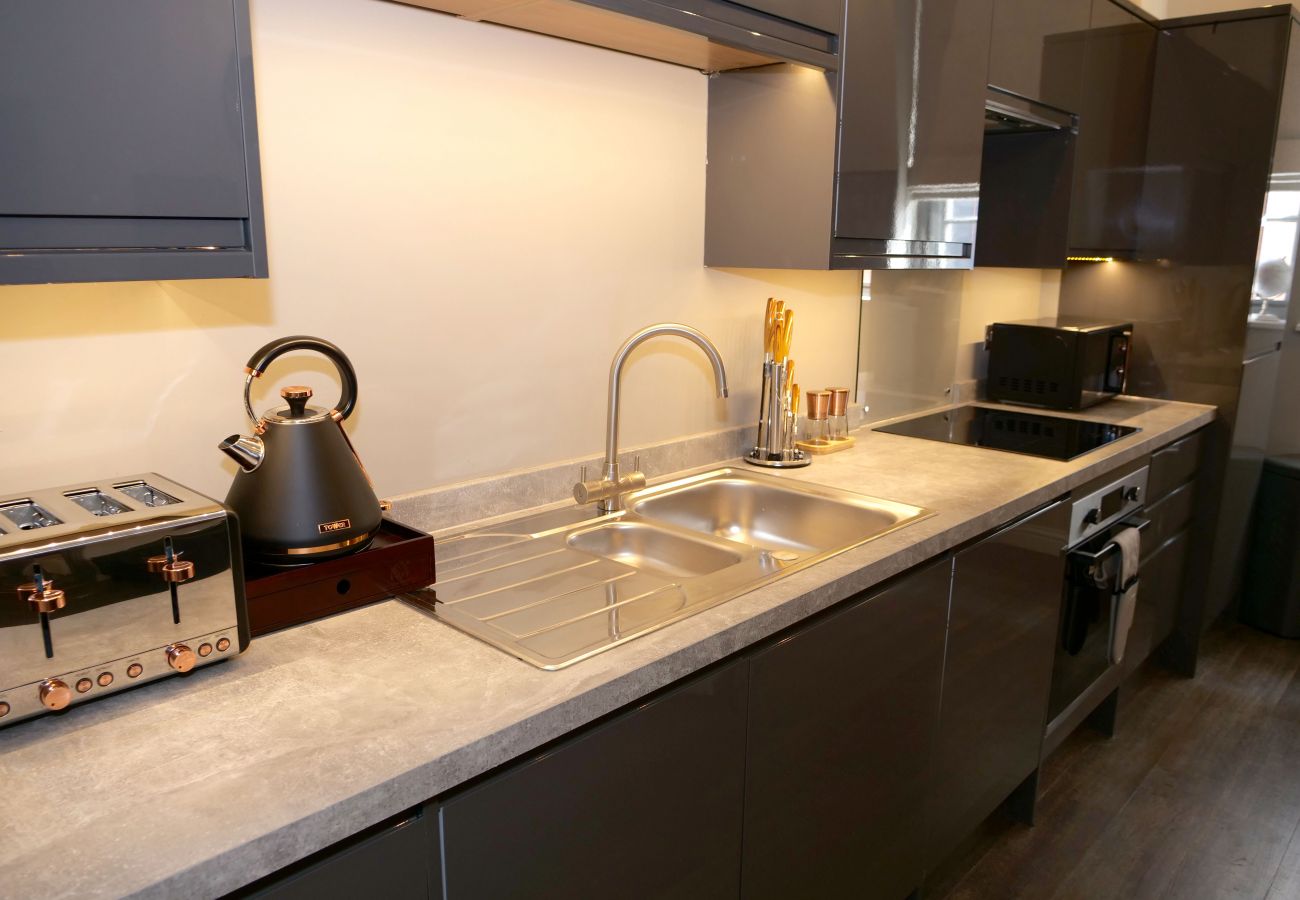 Apartment in Birmingham - ★ Silver Forge - Lux 2 Bed - 2x En Suite - Siena Suite - City Centre