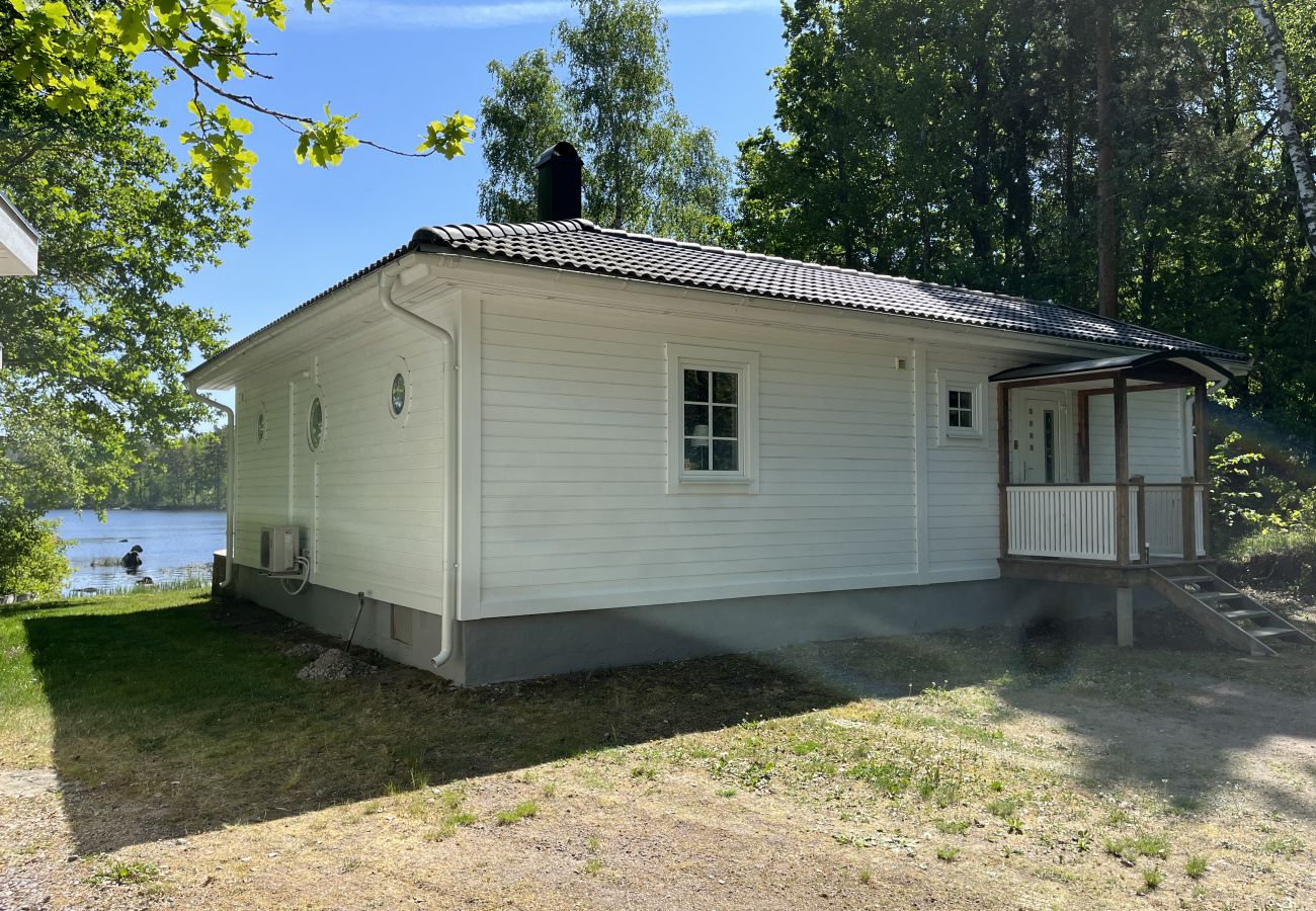 House in Järnforsen - Newly built cottage located on a lake plot by Lake Flaten | SE05035