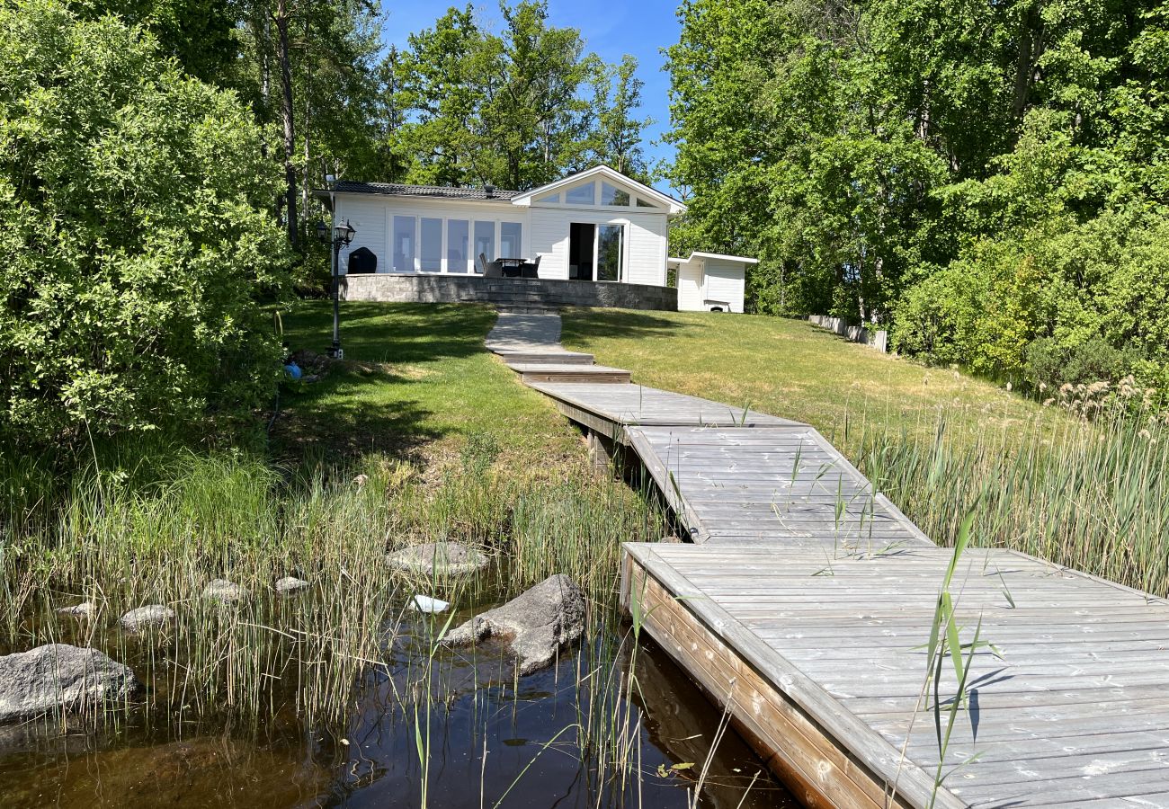 House in Järnforsen - Newly built cottage located on a lake plot by Lake Flaten | SE05035