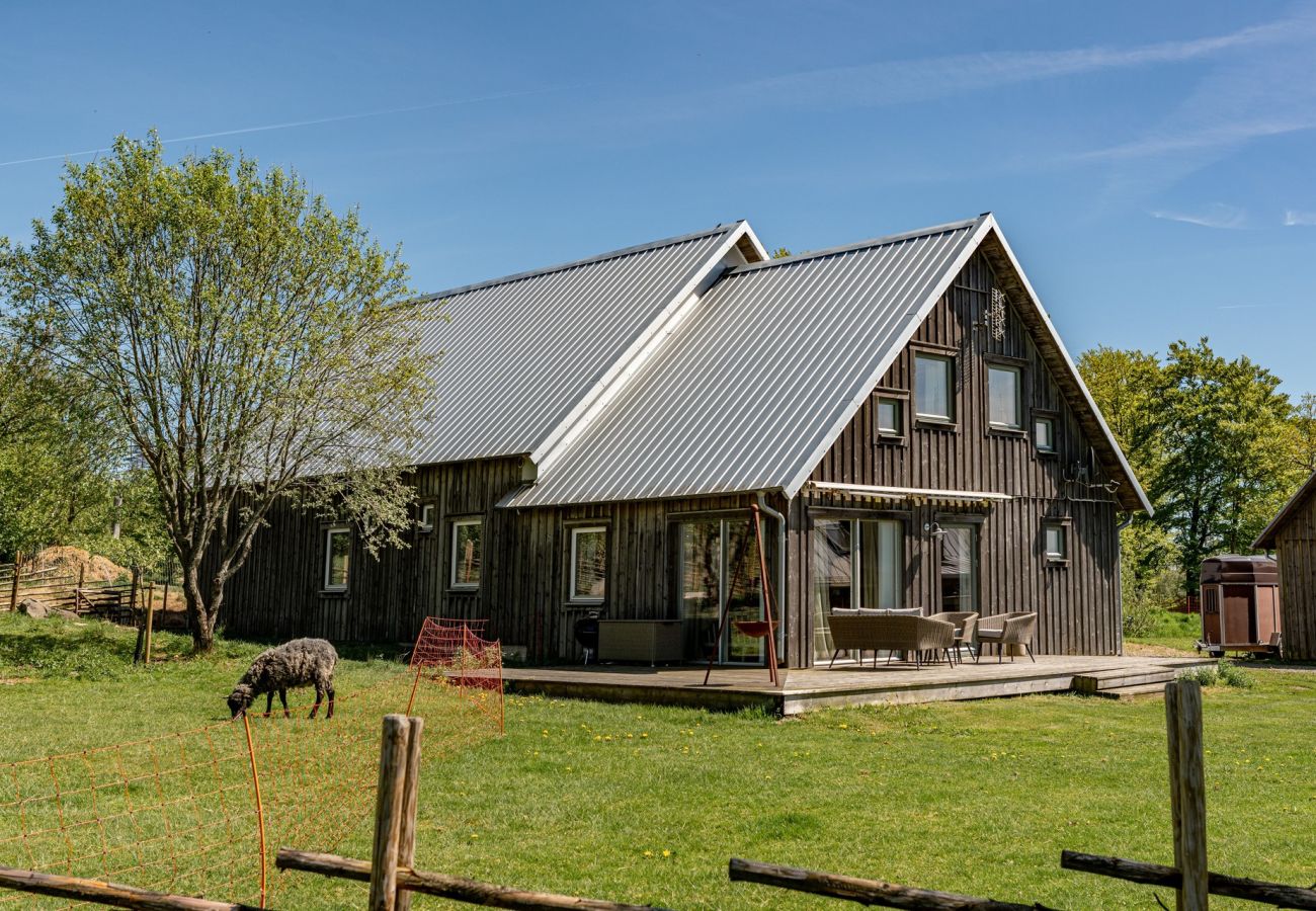 Apartment in Laholm - Kockabygget: Charming holiday apartment on a rural farm outside Laholm | SE02059