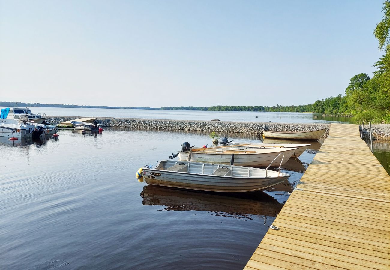 House in Lönashult - Nice holiday home with a view of lake Åsnen in Hulevik, Lönashult | SE06056