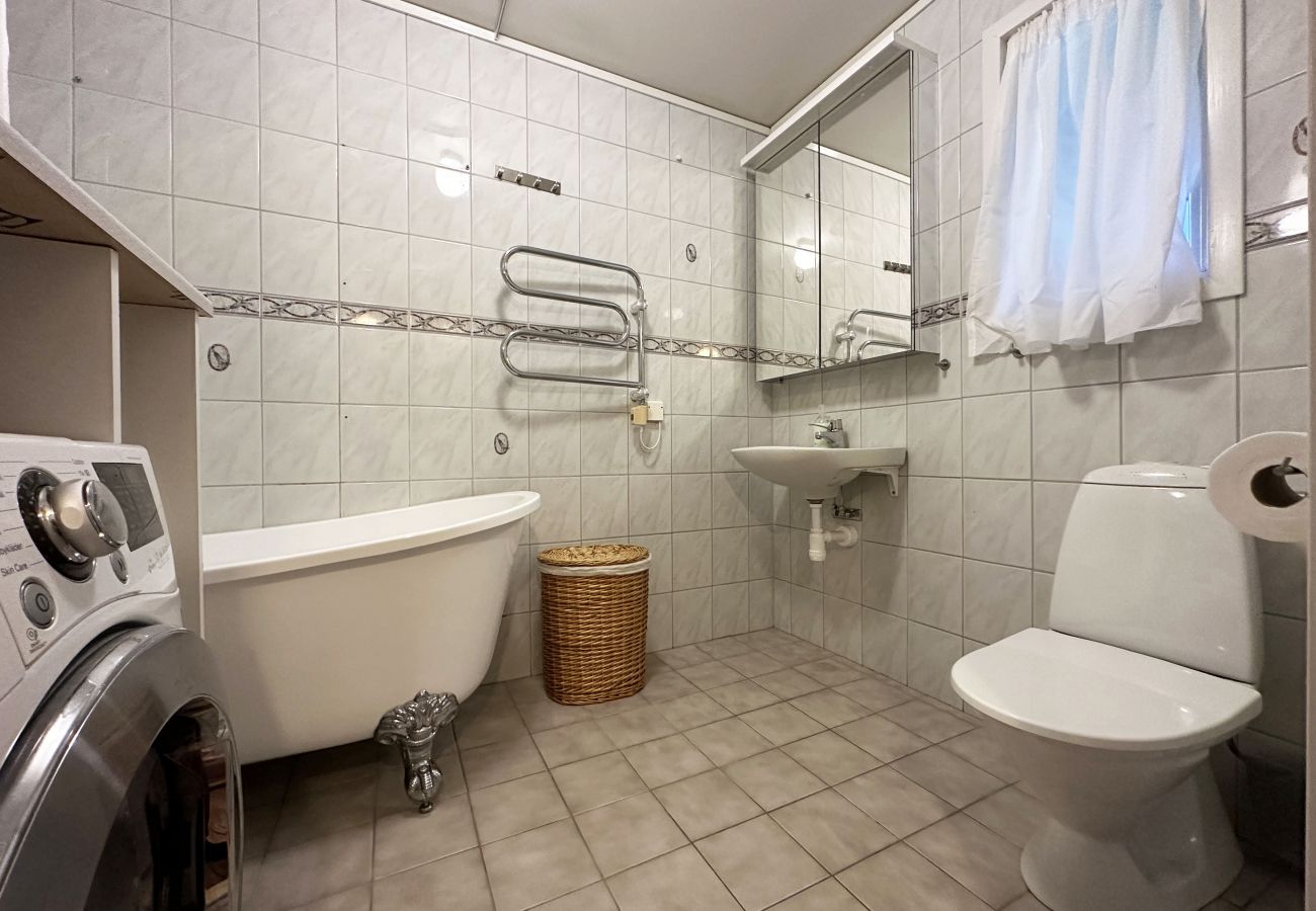 House in Lärbro - Cozy holiday house near Slite with nice baths | SE12022