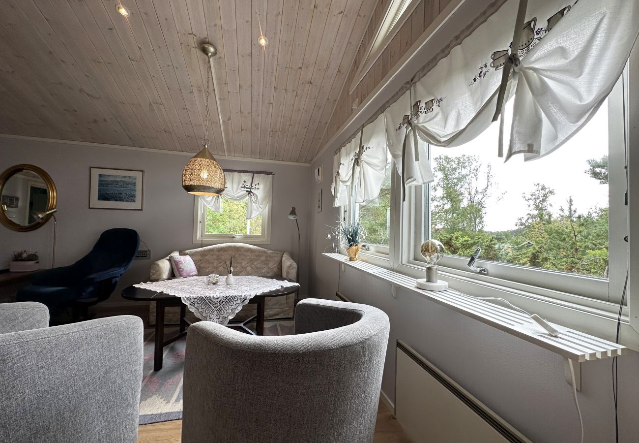 House in Tanumshede - Cozy holiday home at Raftötången | SE09041