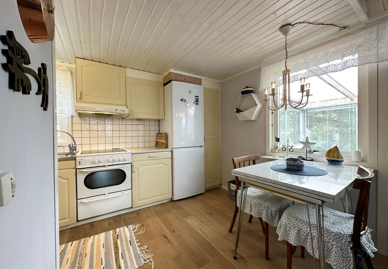 House in Tanumshede - Cozy holiday home at Raftötången | SE09041