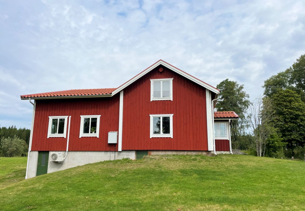 House in Strömsnäsbruk - Nice cottage in Tannsjö, Strömsnäsbruk | SE06041