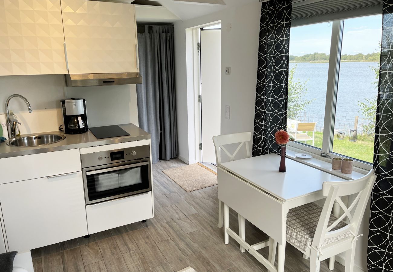 Studio in Kalmar - Cozy cottage located on a nice sea plot on Boholmarna outside Kalmar | SE05043