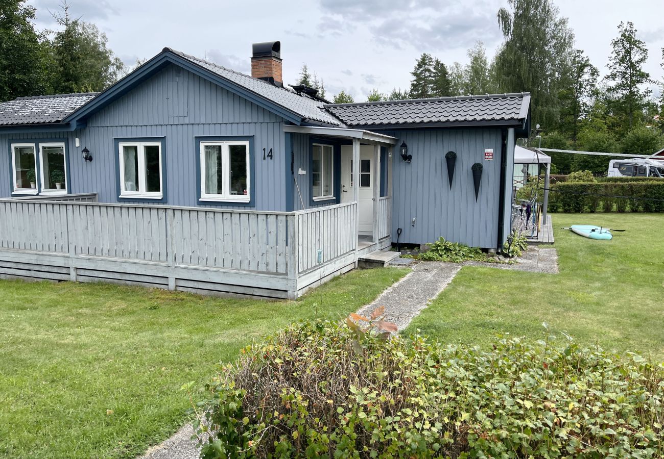 House in Virserum - Cosy, spacious cottage located by Lake Virserumssjön | SE05041