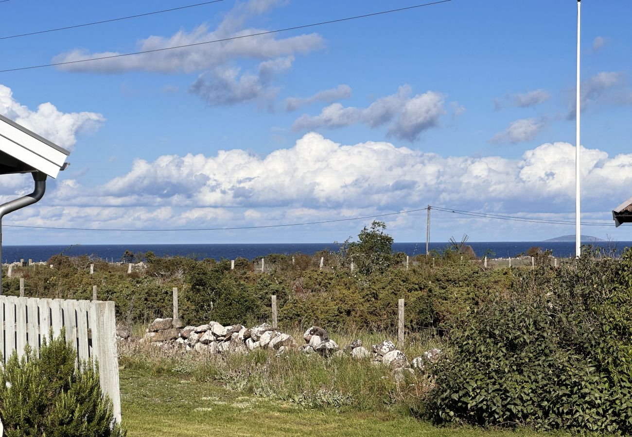 House in Löttorp - Cozy cottage overlooking the sea located at Sandvik | SE04042