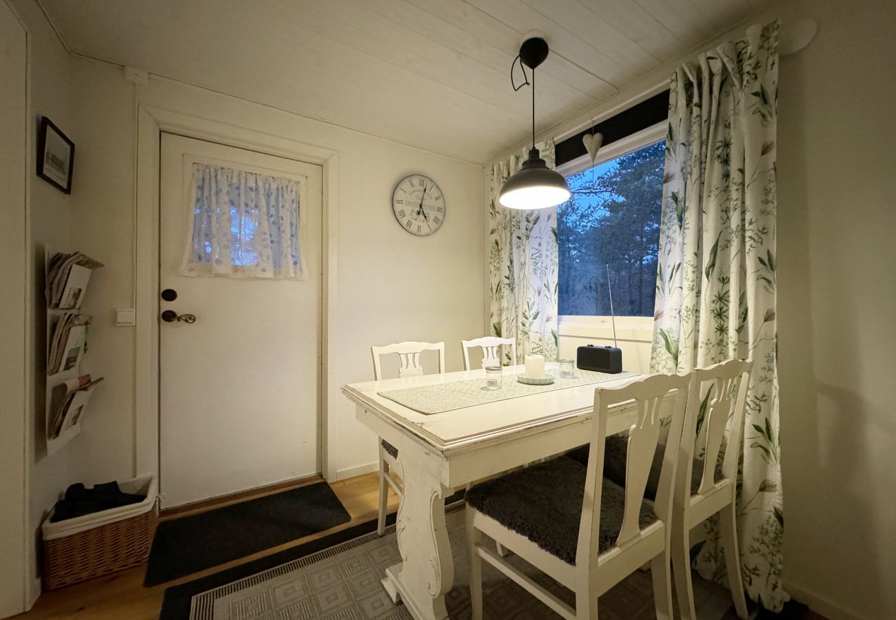 House in Visby - Cozy little cottage in the middle of Gotland near Visby | SE12024